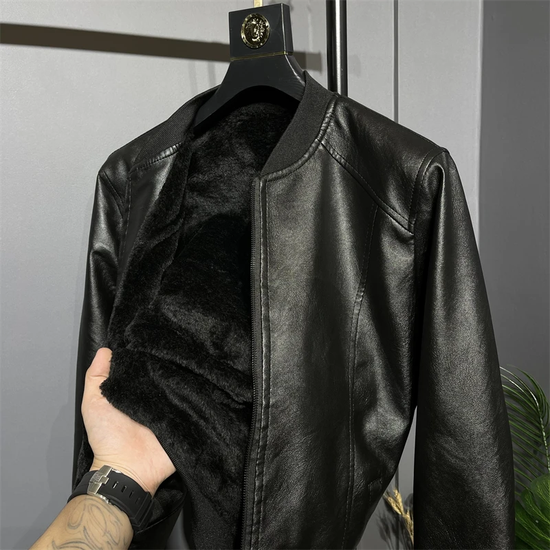 Warm Fleece Lined Men's PU Leather Jacket Thickened Washable Super Fiber Autumn Winter New Style Fashionable City Casual Coat
Warm Fleece Lined Men's PU Leather Jacket Thickened Washable Super Fiber Autumn Winter New Style Fashionable City Casual Coat