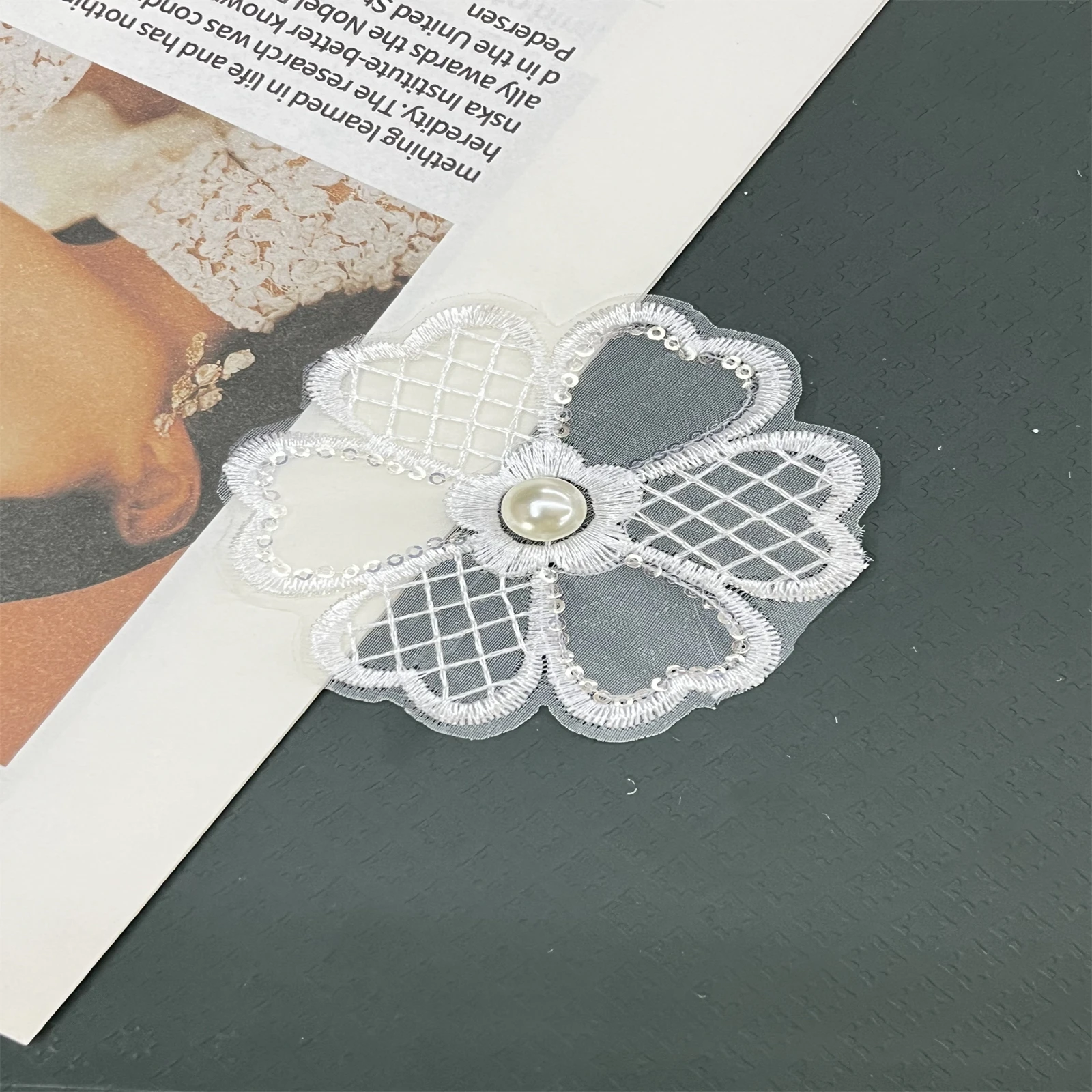 10Pcs Lace Clothes Patch White Embroidery Flower Appliques for Bridal Wedding Dress Clothes DIY Decoration
10Pcs Lace Clothes Patch White Embroidery Flower Appliques for Bridal Wedding Dress Clothes DIY Decoration