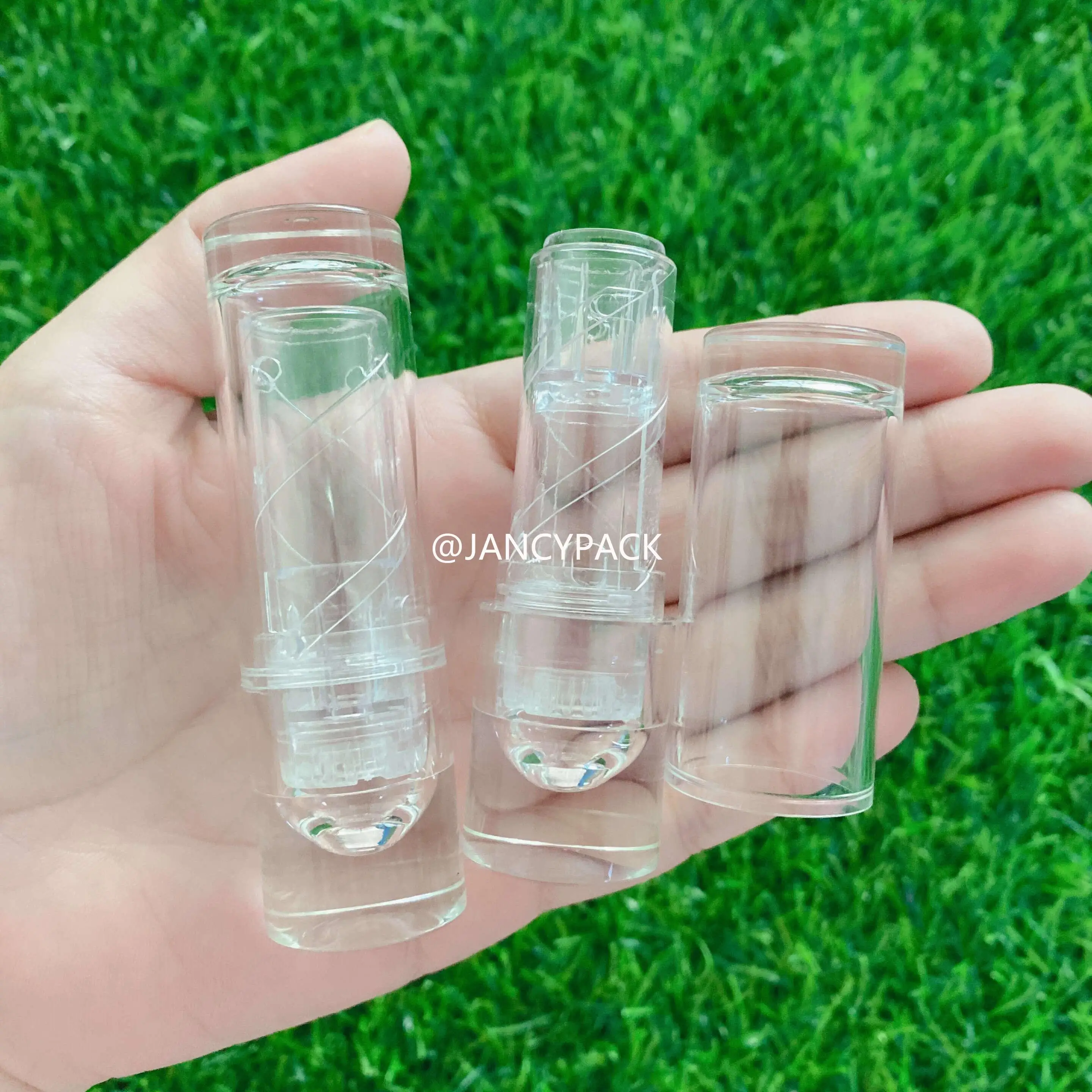 3.5g Full Transparent clear D12.1MM Empty Plastic Lipstick Tube Container Wholesale Round Lip Balm Case Private Label
3.5g Full Transparent clear D12.1MM Empty Plastic Lipstick Tube Container Wholesale Round Lip Balm Case Private Label
