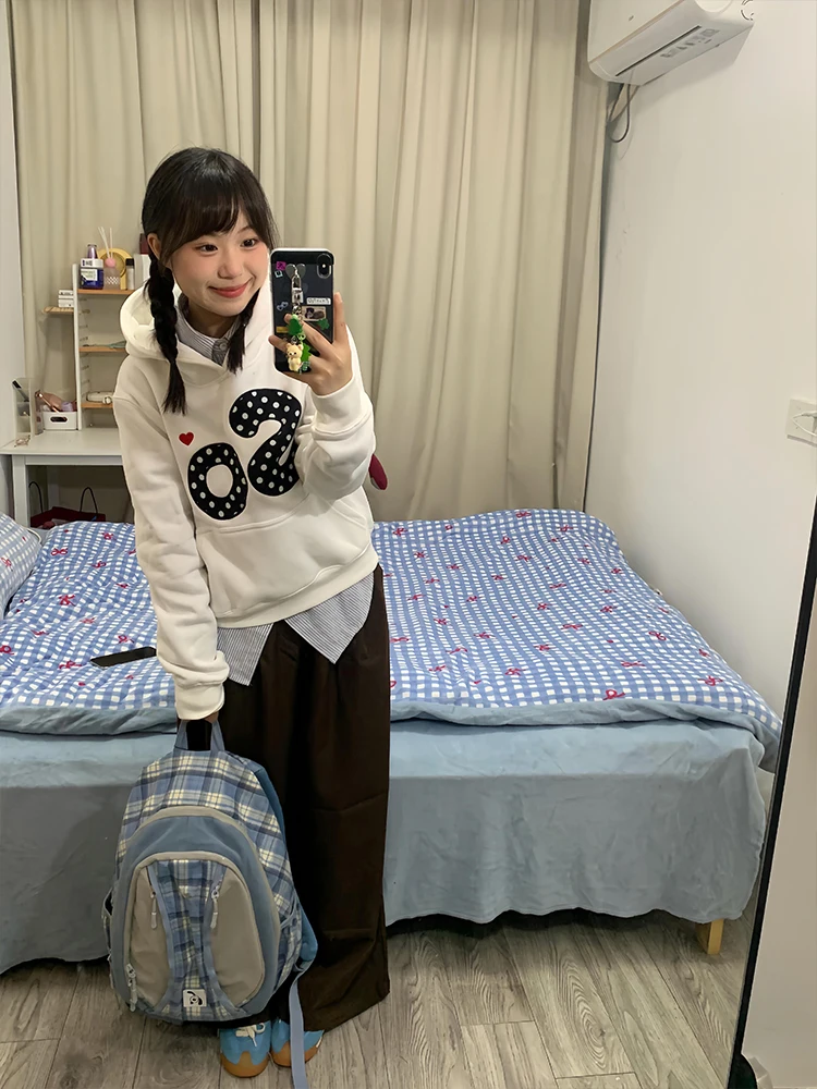 Цветная блузка с вышивкой в горошек, женская зимняя толстовка с капюшоном Thiened Fce, свободный крой, универсальный топ, белая уличная одежда больших размеров
Цветная блузка с вышивкой в горошек, женская зимняя толстовка с капюшоном Thiened Fce, свободный крой, универсальный топ, белая уличная одежда больших размеров