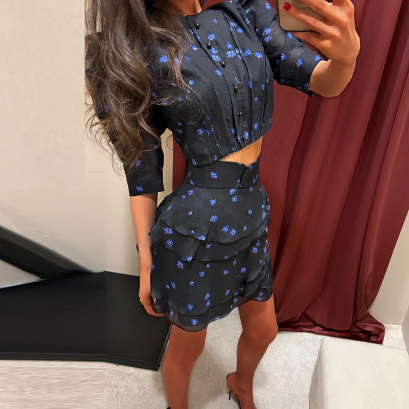 Sweet Floral Print Slim Fit Beach Suit Garden Party Afternoon Tea Women's Outfit Summer Short Sleeved Top+Mini Skirt Elegant Set
Sweet Floral Print Slim Fit Beach Suit Garden Party Afternoon Tea Women's Outfit Summer Short Sleeved Top+Mini Skirt Elegant Set