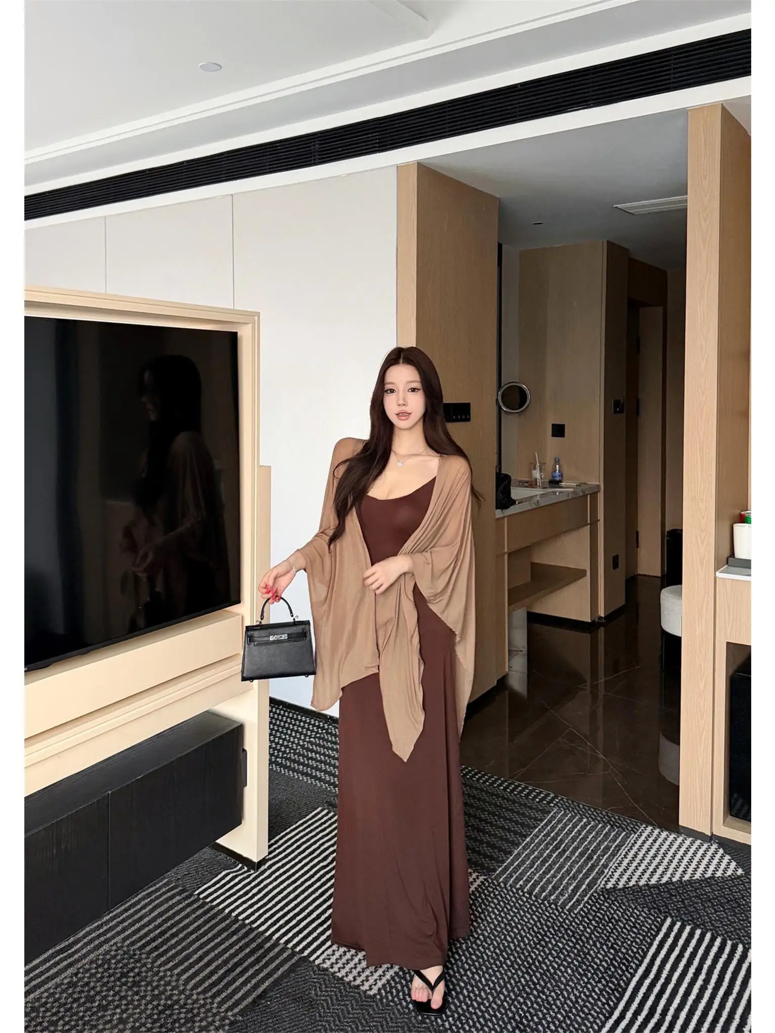 Elegant Pure Desire Women's Summer 2026 Two-Piece Set Waist-Cinching Shoulder Bared Dress Cardigan Atmosphere Feeling
Elegant Pure Desire Women's Summer 2026 Two-Piece Set Waist-Cinching Shoulder Bared Dress Cardigan Atmosphere Feeling