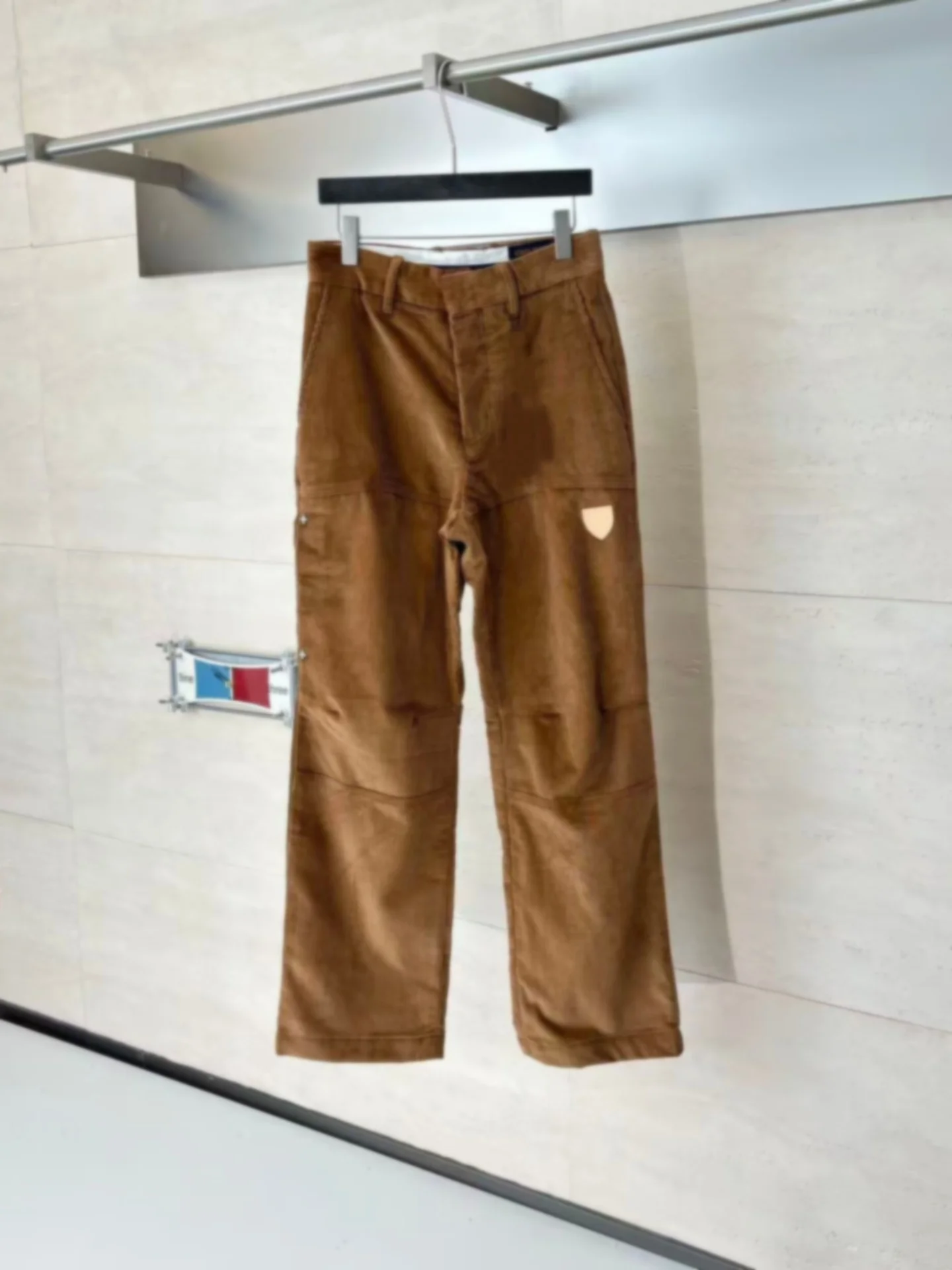 Warm Knitted Velvet Trousers with Leather Patchwork Ski Series Soft And Comfortable Casual Straight Leg Pants for Women
Warm Knitted Velvet Trousers with Leather Patchwork Ski Series Soft And Comfortable Casual Straight Leg Pants for Women