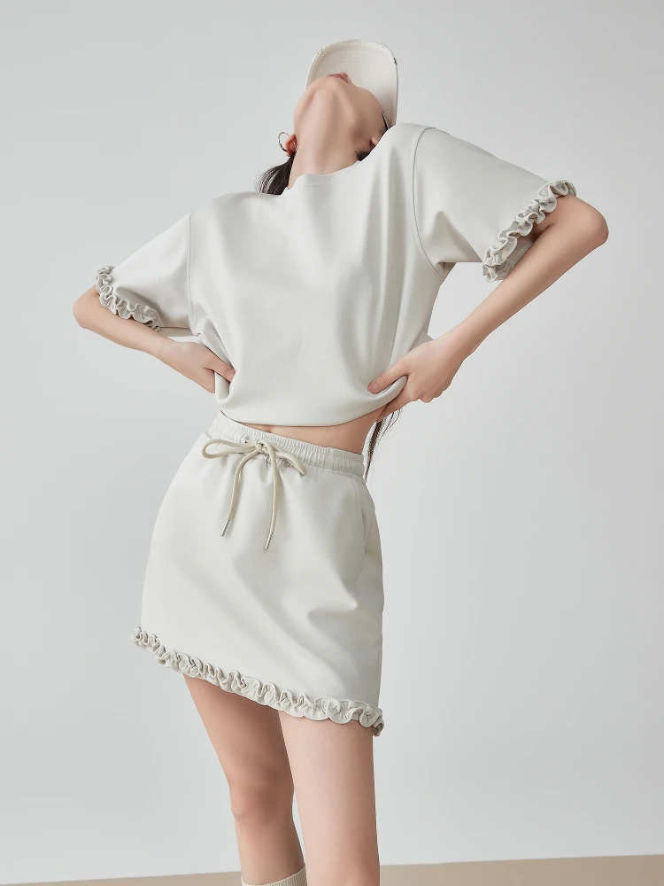 Повседневный спортивный комплект из футболки и юбки для женщин: свободный топ и юбка Cleanfit, модный осенний комплект из двух предметов
Повседневный спортивный комплект из футболки и юбки для женщин: свободный топ и юбка Cleanfit, модный осенний комплект из двух предметов