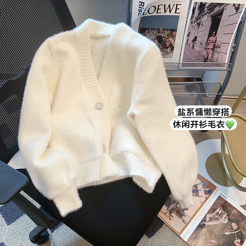 Women's White Pink V-neck Long sleeved Sweater Y2K French Elegant High Street 2000S Style Warm Top Sweater Winter Clothing 2025
Women's White Pink V-neck Long sleeved Sweater Y2K French Elegant High Street 2000S Style Warm Top Sweater Winter Clothing 2025