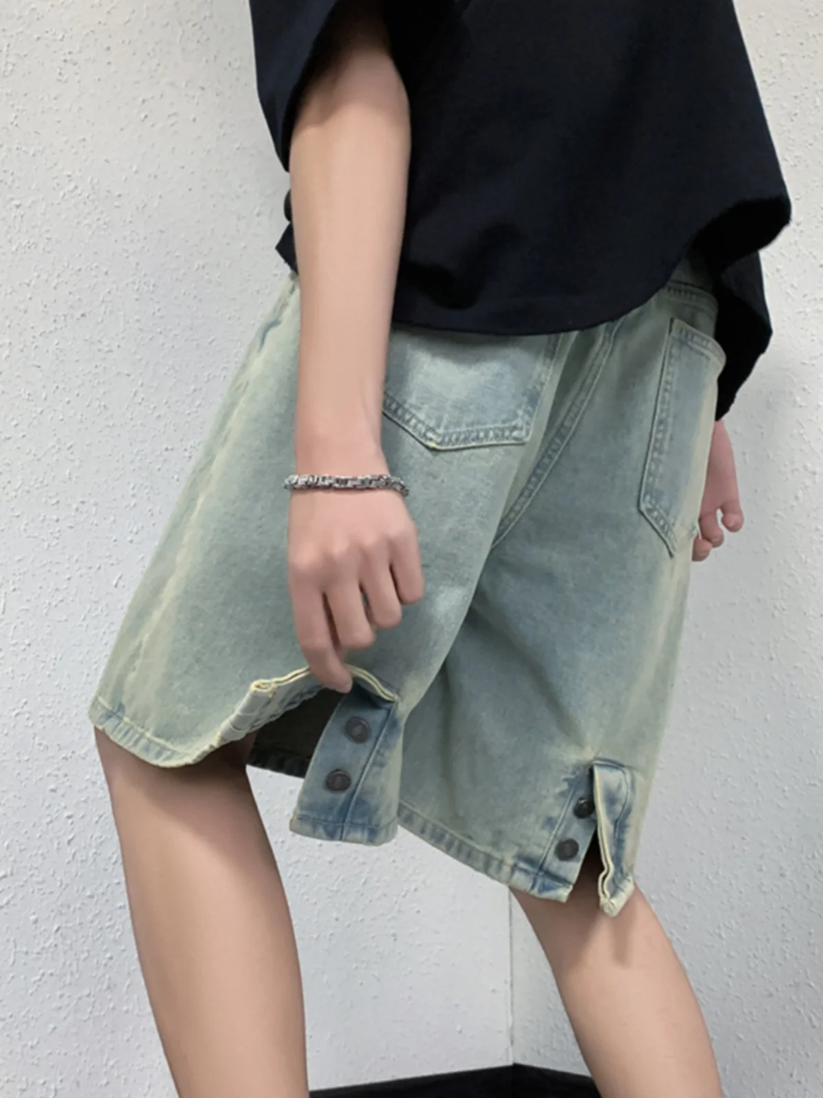 Светло-голубые мужские джинсы прямого кроя с уникальным дизайном, летние, средней посадки, CleanFit, повседневные, для активного отдыха, молодежные
Светло-голубые мужские джинсы прямого кроя с уникальным дизайном, летние, средней посадки, CleanFit, повседневные, для активного отдыха, молодежные