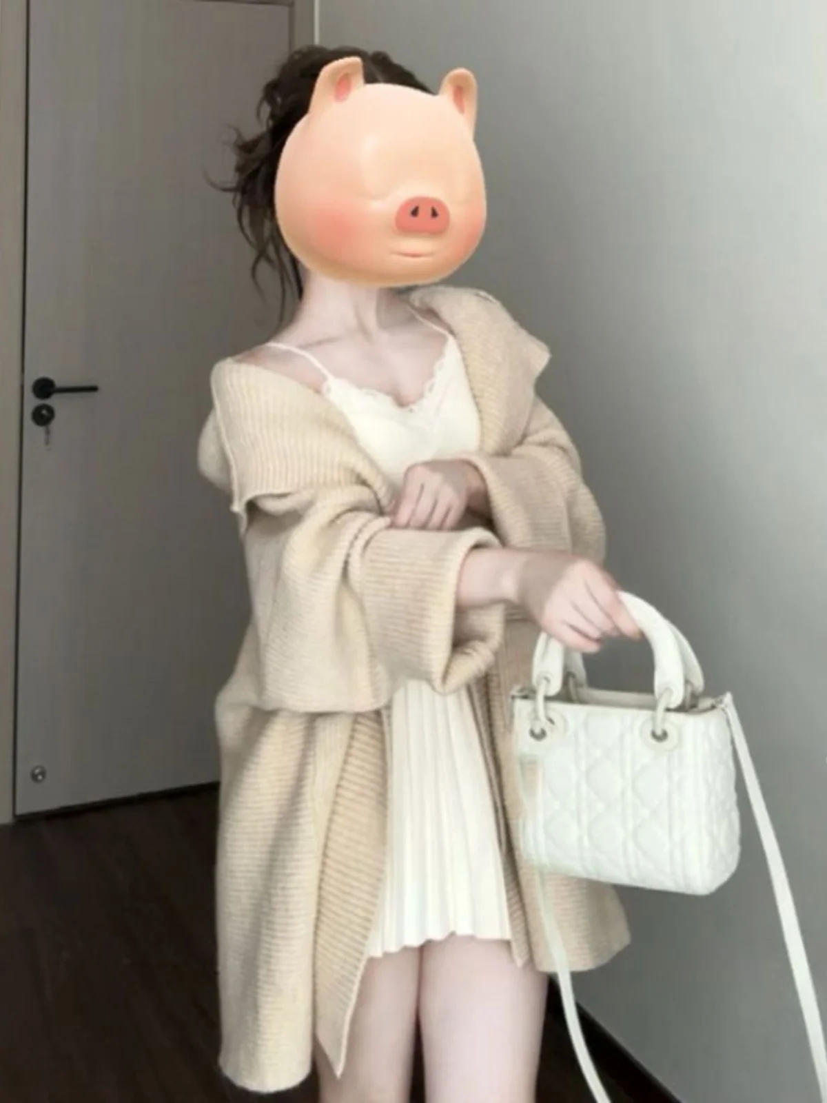Spring Lazy Style Knitted Cardigan Strap Skirt Three-piece Set Women's Fashion Loose Fit Long Sleeve Autumn Cotton Ensemble
Spring Lazy Style Knitted Cardigan Strap Skirt Three-piece Set Women's Fashion Loose Fit Long Sleeve Autumn Cotton Ensemble