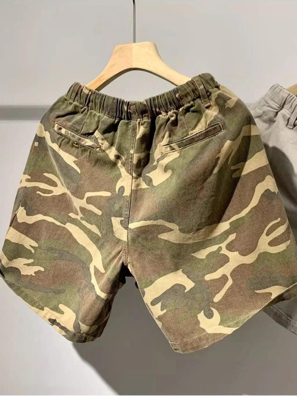 Retro American Washed Camouflage Cotton Elastic Waist Casual Shorts Men Summer Ultra-Short Pants Loose Fit Dyeing Process
Retro American Washed Camouflage Cotton Elastic Waist Casual Shorts Men Summer Ultra-Short Pants Loose Fit Dyeing Process