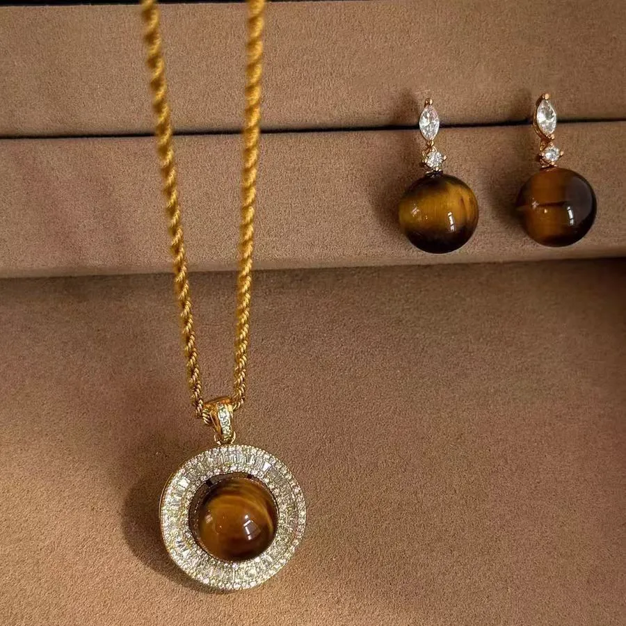 Tiger Eye Necklace & Earrings Set Women's 24K Gold AU999 - Gold inlaid tiger eye jewelry set, striking and eye-catching
Tiger Eye Necklace & Earrings Set Women's 24K Gold AU999 - Gold inlaid tiger eye jewelry set, striking and eye-catching