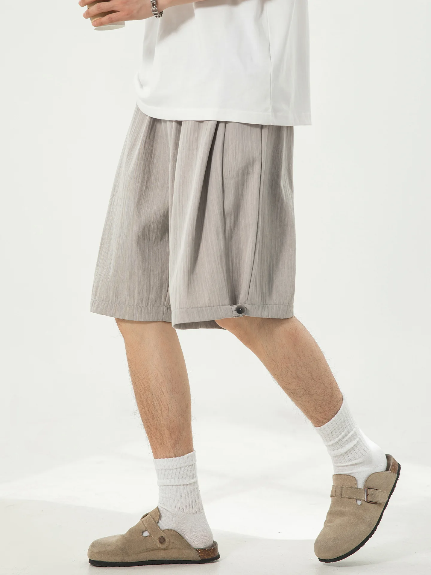 Summer Men's Button Design Shorts American Casual Simple Fashionable Solid Color Pleated Male Drawstring Straight Leg Shorts
Summer Men's Button Design Shorts American Casual Simple Fashionable Solid Color Pleated Male Drawstring Straight Leg Shorts