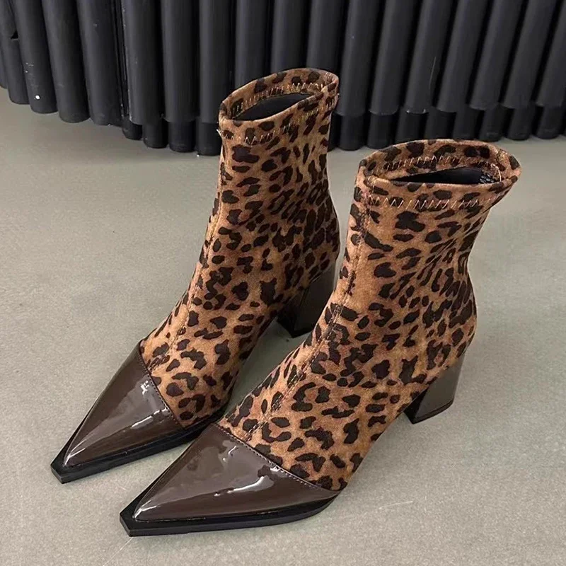 Sexy Pointed Toe Leopard Women High Heels Ankle Boots Suede Chunky Shoes New Winter Snow Boots 2025 Retro Chelsea Botas Pumps
Sexy Pointed Toe Leopard Women High Heels Ankle Boots Suede Chunky Shoes New Winter Snow Boots 2025 Retro Chelsea Botas Pumps