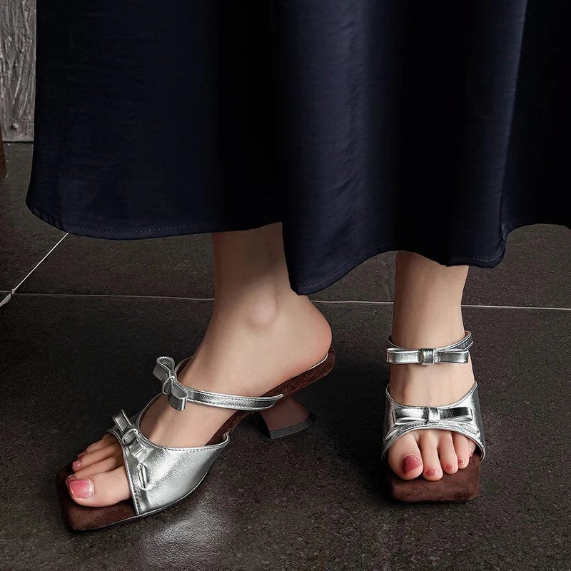 Quality Champagne Silver Beige Sweet Bowknot Women Summer Shoes Dress Party Sandals Square Toe High Heels Ladies Sandals 34-43
Quality Champagne Silver Beige Sweet Bowknot Women Summer Shoes Dress Party Sandals Square Toe High Heels Ladies Sandals 34-43
