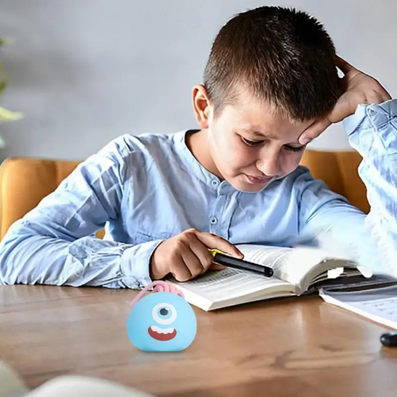 Милая игрушка для снятия стресса, кричащая игрушка с одним глазом, креативная милая форма, искусственная кожа для школы, дома, путешествий
Милая игрушка для снятия стресса, кричащая игрушка с одним глазом, креативная милая форма, искусственная кожа для школы, дома, путешествий