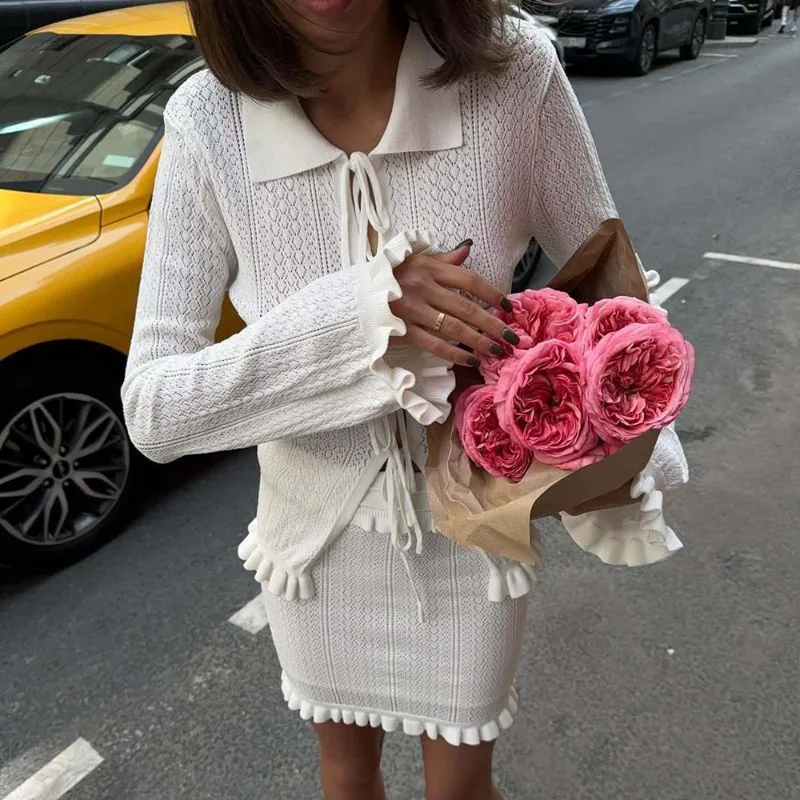 Tuularose Elegant Skirt 2-Piece Set Fashion Lace-up Collared Cardigan Elegant Ruffled Skirt Sets New Casual Women Knit Dress Set
Tuularose Elegant Skirt 2-Piece Set Fashion Lace-up Collared Cardigan Elegant Ruffled Skirt Sets New Casual Women Knit Dress Set