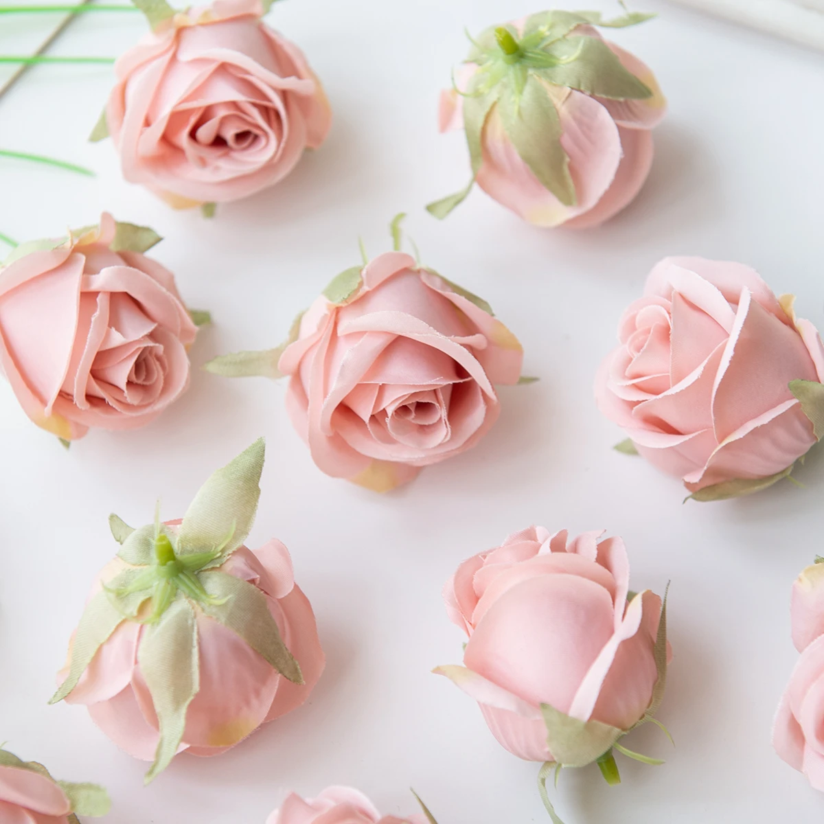 50/100 Pieces Rose Heads Household Wedding Supplies Decoration Craft Home Decor Festival Wreath Scrapbook Silk Artificial Plants
50/100 Pieces Rose Heads Household Wedding Supplies Decoration Craft Home Decor Festival Wreath Scrapbook Silk Artificial Plants