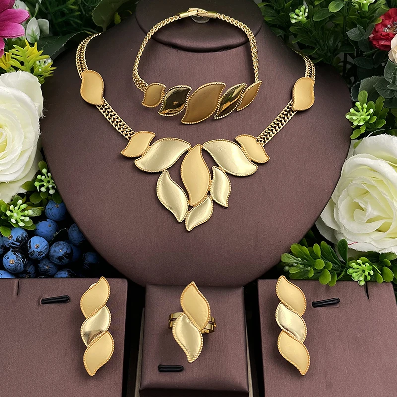 Dubai Brazilian Leaf Shape Jewelry Set Necklace Earrings Bracelet Ring 4Pcs Set For Bridal Women's Accessories
Dubai Brazilian Leaf Shape Jewelry Set Necklace Earrings Bracelet Ring 4Pcs Set For Bridal Women's Accessories