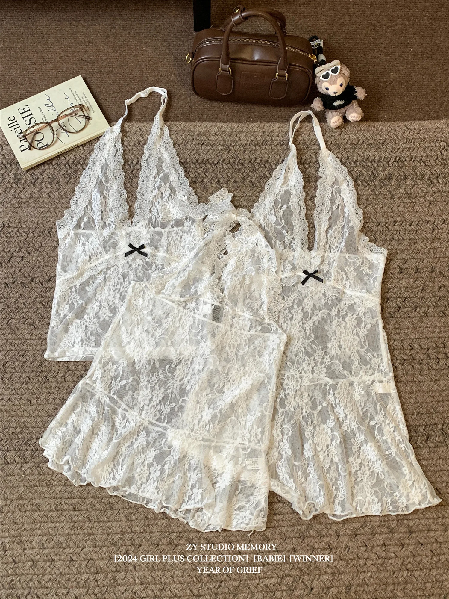 Korean White Lace Camisole Vest for Women Summer Innerwear Halter Crop Top All Match Spicy Girl Sexy Women Clothing Y2k Top
Korean White Lace Camisole Vest for Women Summer Innerwear Halter Crop Top All Match Spicy Girl Sexy Women Clothing Y2k Top