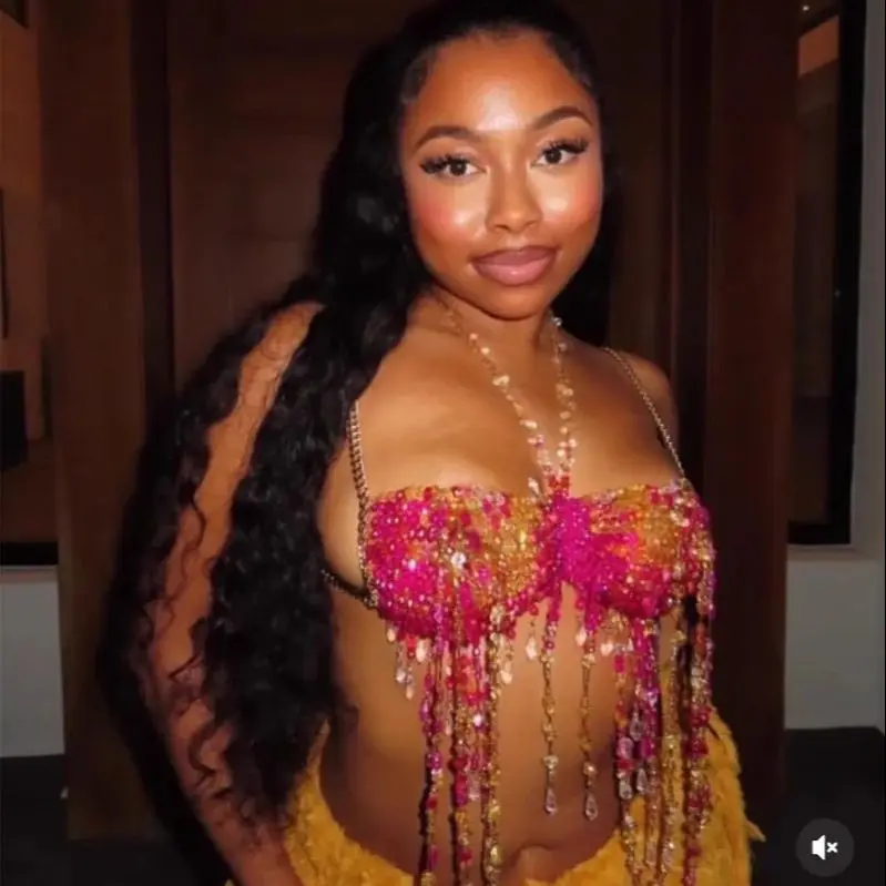 Новый оригинальный Y2k красочная бахрома из бисера цепочка для тела Холтер шеи вырез ожерелье богемный топ для вечеринок для горячих девушек
Новый оригинальный Y2k красочная бахрома из бисера цепочка для тела Холтер шеи вырез ожерелье богемный топ для вечеринок для горячих девушек