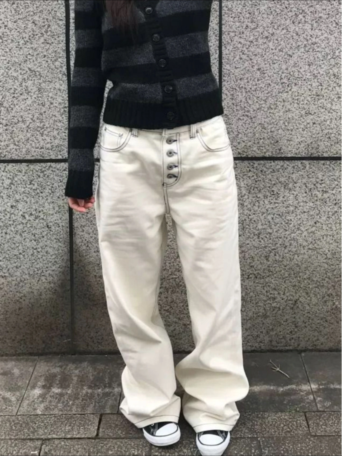 plus Size American Retro Multi-Button Design Denim Jeans Women's Casual Loose Wide Leg Long Pants High Waist Straight Leg
plus Size American Retro Multi-Button Design Denim Jeans Women's Casual Loose Wide Leg Long Pants High Waist Straight Leg