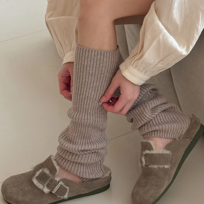 Зимние корейские вязаные носки из мягкой шерсти, женские утолщенные модные сложенные носки, гетры с высокой трубкой в вертикальную полоску
Зимние корейские вязаные носки из мягкой шерсти, женские утолщенные модные сложенные носки, гетры с высокой трубкой в вертикальную полоску