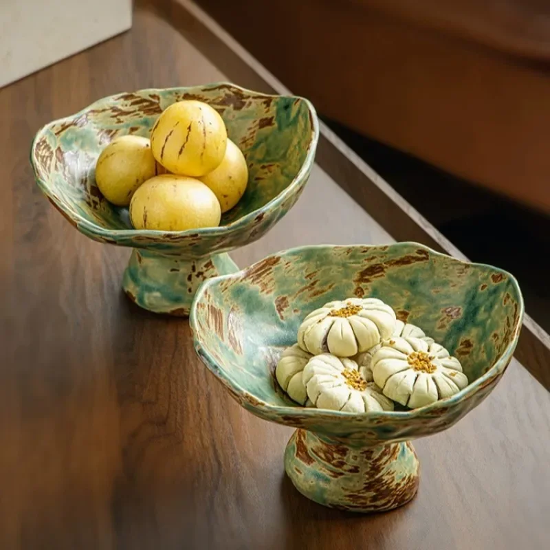 Wabi Sansan special-shaped fruit plate, coarse pottery and high-footed decorative ornaments
Wabi Sansan special-shaped fruit plate, coarse pottery and high-footed decorative ornaments
