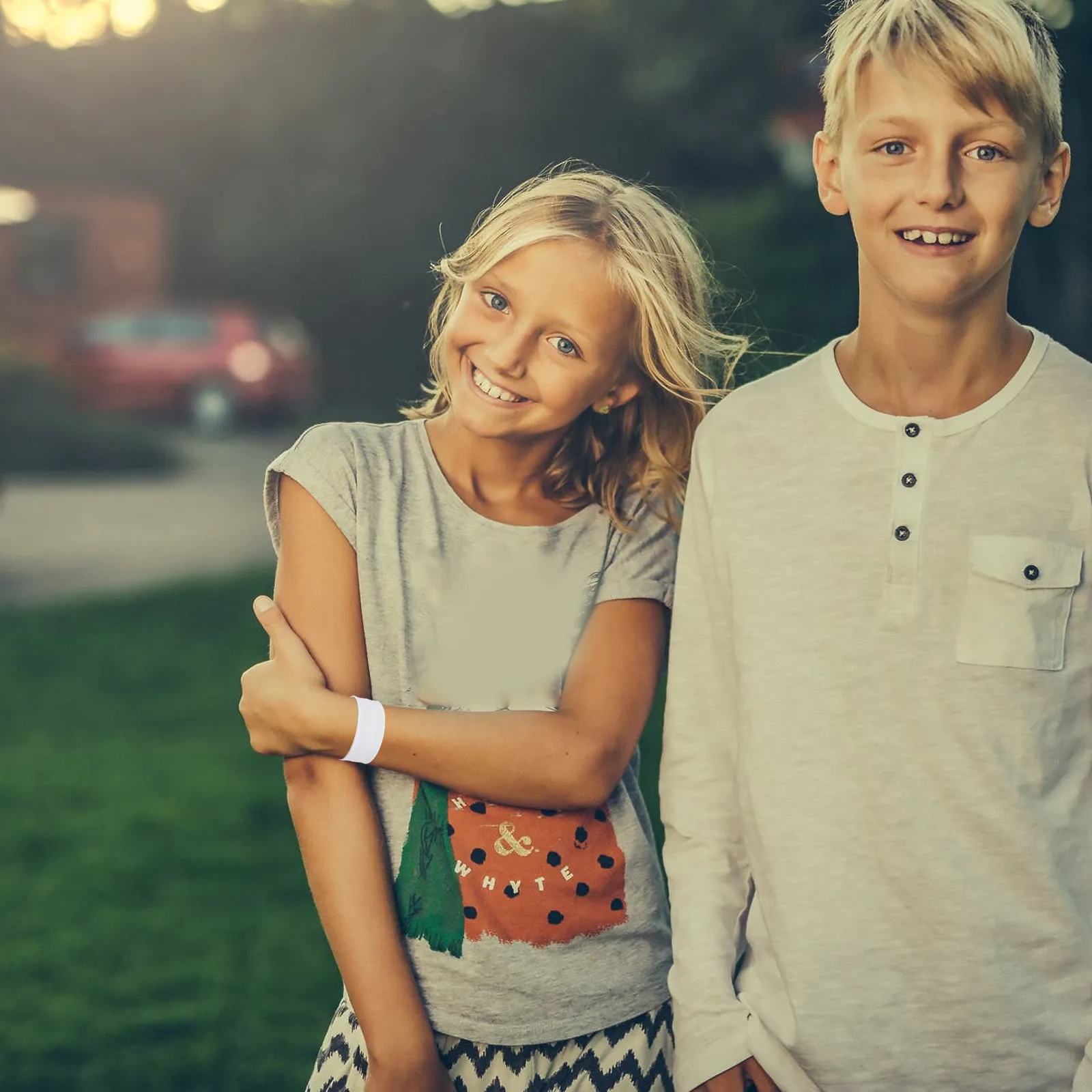 Набор из 18 светящихся браслетов для детей: силиконовые браслеты-слэпы для вечеринок, подарок на день рождения для мальчиков и девочек
Набор из 18 светящихся браслетов для детей: силиконовые браслеты-слэпы для вечеринок, подарок на день рождения для мальчиков и девочек