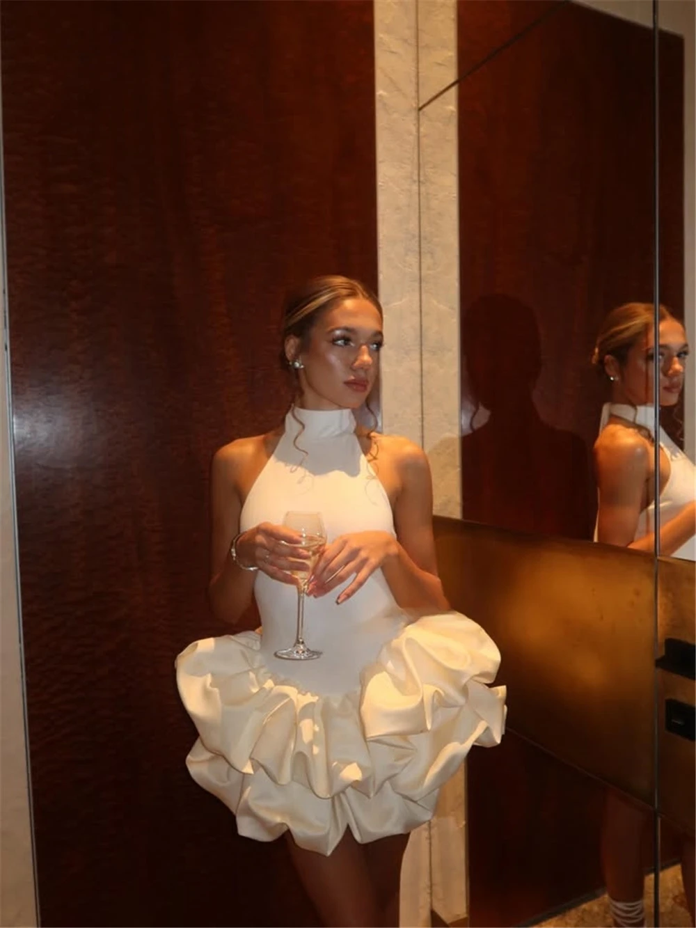 Luxury Skirt A Line Prom Dress Halter Backless Elegant Gowns for Gala Party Tiered Evening Dress Customized 2026
Luxury Skirt A Line Prom Dress Halter Backless Elegant Gowns for Gala Party Tiered Evening Dress Customized 2026
