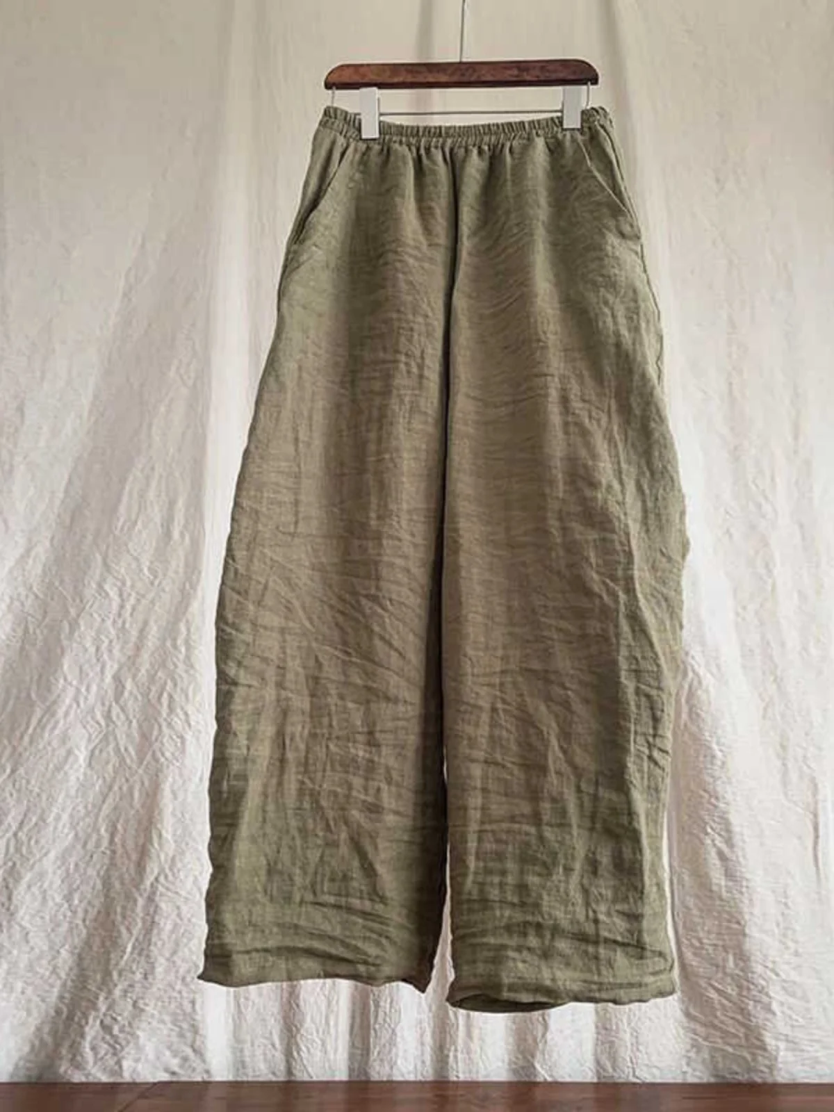 Retro Linen Loose Casual Wide Leg Pants ket Design Elastic Waist Nine-Tenths Pants Women Summer Comfortable Breathable
Retro Linen Loose Casual Wide Leg Pants ket Design Elastic Waist Nine-Tenths Pants Women Summer Comfortable Breathable