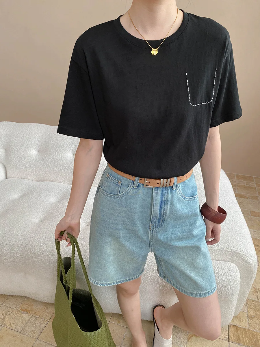 Summer women's casual solid color round neck short sleeved embroidered decoration loose T-shirt
Summer women's casual solid color round neck short sleeved embroidered decoration loose T-shirt
