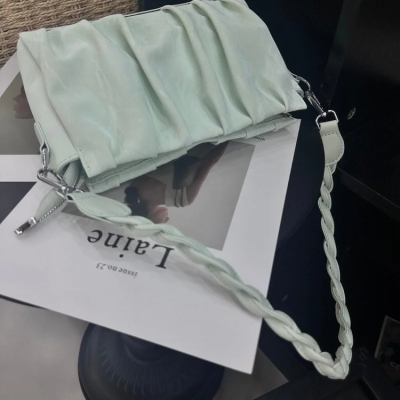 Chic Gathered Bucket Bag For Women Designer Inspired Soft Leather Shoulder Bag
Chic Gathered Bucket Bag For Women Designer Inspired Soft Leather Shoulder Bag