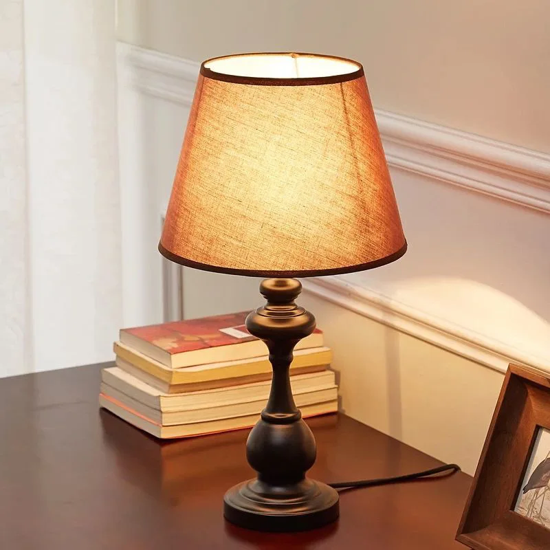 American Style Ceramic Desk Lamp European Hotel Villa Bedroom Desk Lamp Minimalist Creative Bedside Decorative Lighting Fixture
American Style Ceramic Desk Lamp European Hotel Villa Bedroom Desk Lamp Minimalist Creative Bedside Decorative Lighting Fixture