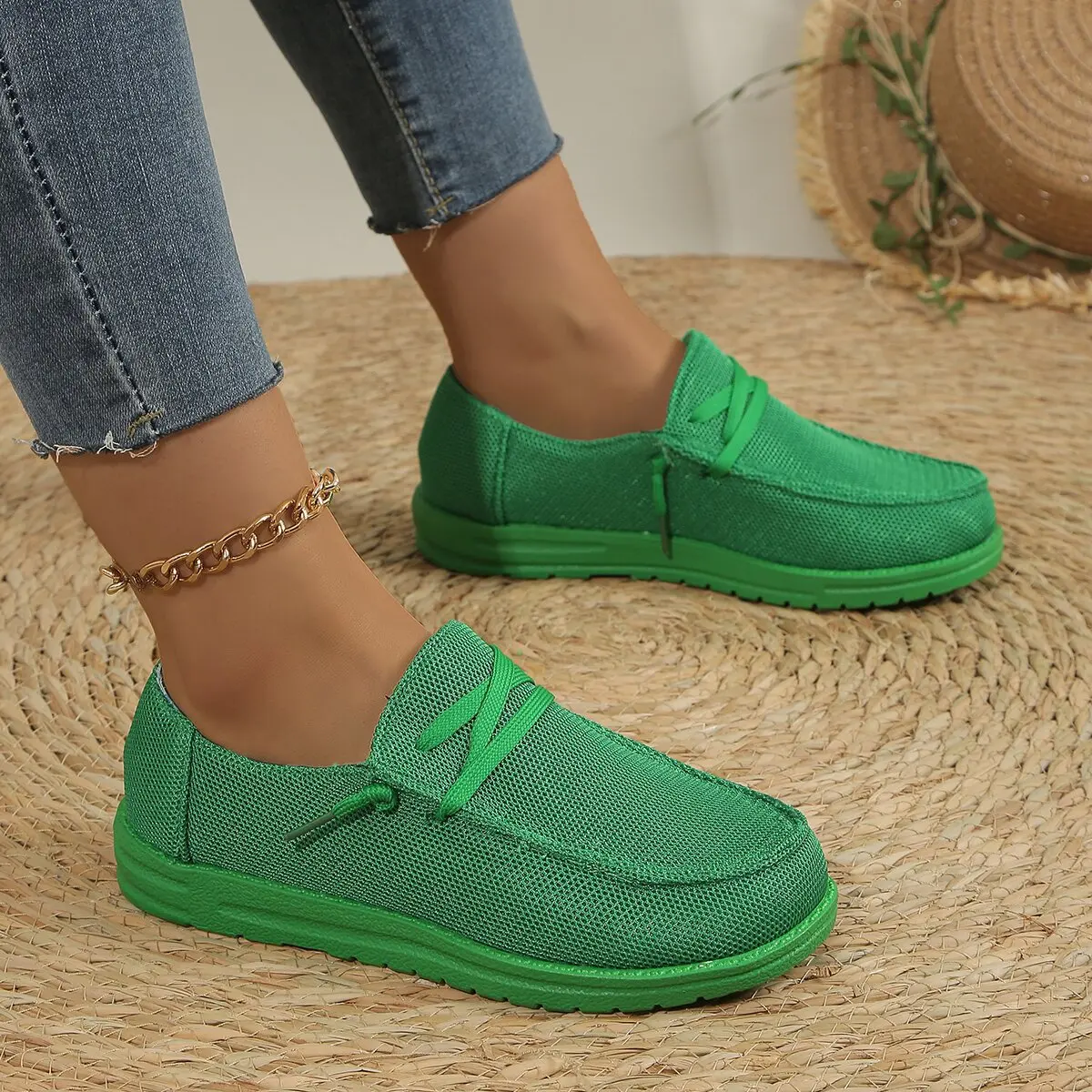 Women's Shoes New 2025 Loafers Mesh Breathable Summer Casual Europe and America Flat bottom Large size Lazy shoes
Women's Shoes New 2025 Loafers Mesh Breathable Summer Casual Europe and America Flat bottom Large size Lazy shoes