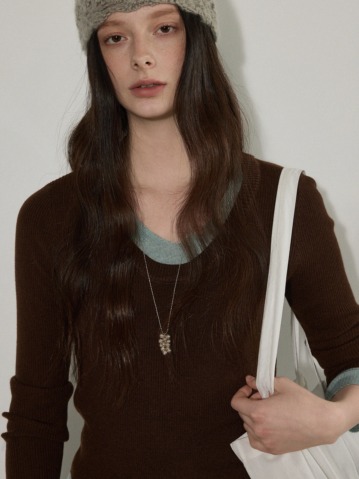 Lofi Choose Women's Slim Fit Knitted Sweater Spring New Style Color Block V-Neck Long Sleeve Casual Fashion Top Quality Polye...
Lofi Choose Women's Slim Fit Knitted Sweater Spring New Style Color Block V-Neck Long Sleeve Casual Fashion Top Quality Polye...