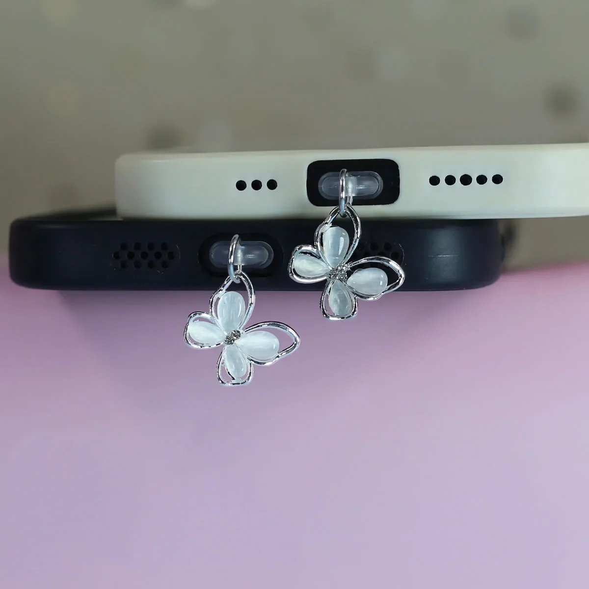 Пылезащитная заглушка для мобильного телефона «кошачий глаз» с каменной подвеской в виде бабочки, аксессуары для телефонов для IPhone, для Samsung Type-C, порт, пылезащитная заглушка, украшение
Пылезащитная заглушка для мобильного телефона «кошачий глаз» с каменной подвеской в виде бабочки, аксессуары для телефонов для IPhone, для Samsung Type-C, порт, пылезащитная заглушка, украшение