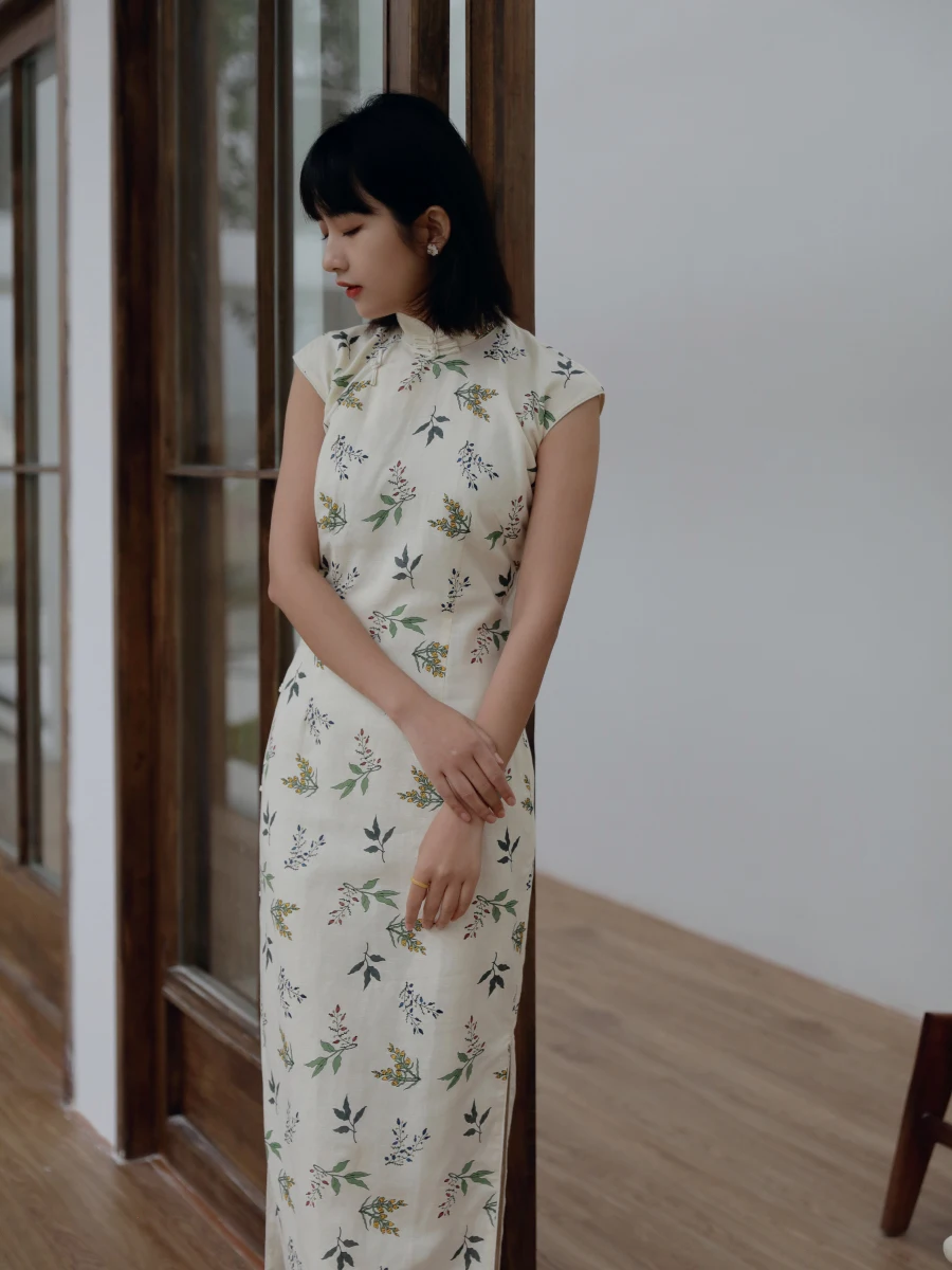 MJJ Linen Mid-Length Open-Kneeler Artistic Daily Wear Retro Style Low Slit No-Sleeve Floral Patterned
MJJ Linen Mid-Length Open-Kneeler Artistic Daily Wear Retro Style Low Slit No-Sleeve Floral Patterned