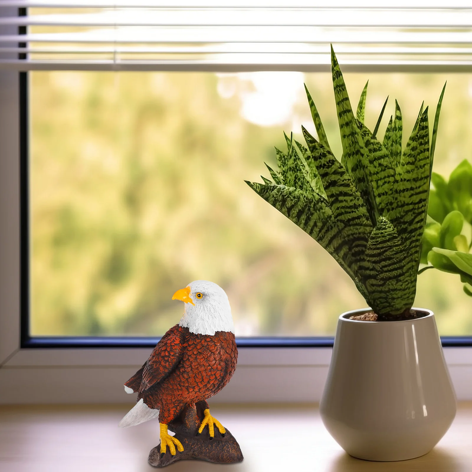 Resin Retro Style Eagle Garden Statue Outdoor Lawn Ornament Small Animal Sculpture for Garden Decor Outdoor Eagle Statue 
Resin Retro Style Eagle Garden Statue Outdoor Lawn Ornament Small Animal Sculpture for Garden Decor Outdoor Eagle Statue