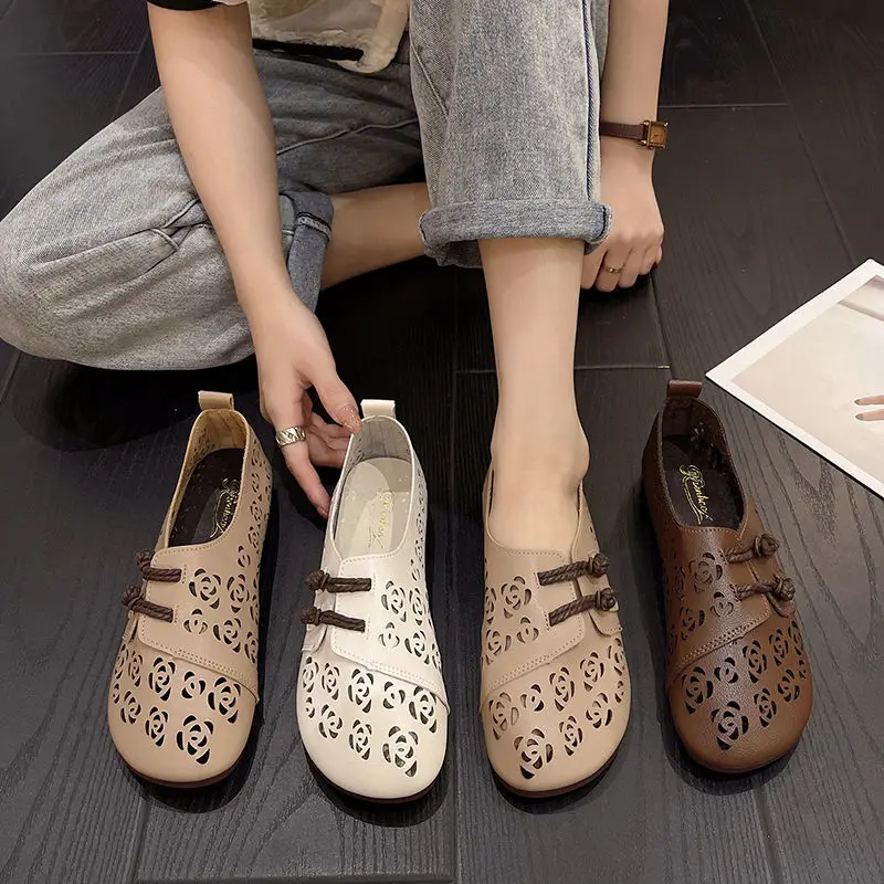 New Style Beige Loafer Shoes for Women 2025 Summer Flower Hollow Out Flats Retro Brown Summer Leather Sneakers
New Style Beige Loafer Shoes for Women 2025 Summer Flower Hollow Out Flats Retro Brown Summer Leather Sneakers