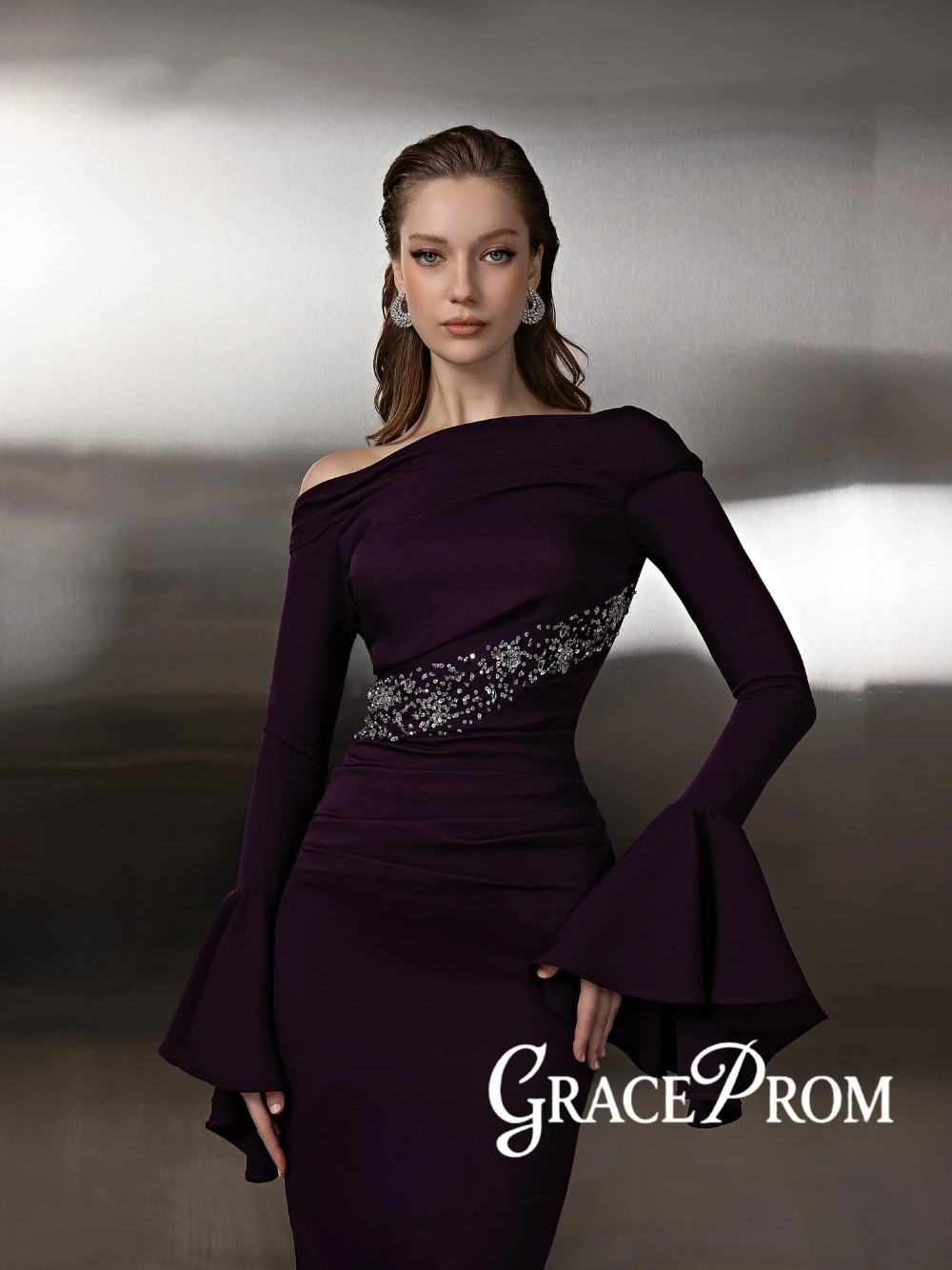 Women Mermaid Evening Dress Deep Purple Off Shoulder Long Flare Sleeve Beads Waist Formal Mother Of Prom Party Gown Customized
Women Mermaid Evening Dress Deep Purple Off Shoulder Long Flare Sleeve Beads Waist Formal Mother Of Prom Party Gown Customized