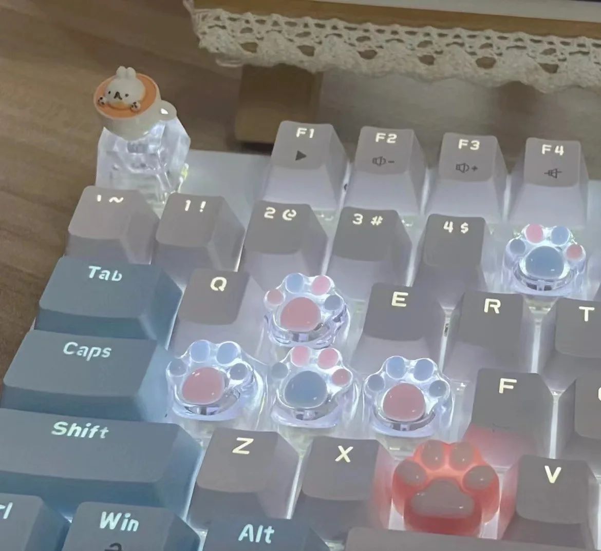 Color transparent cat claw keycap transparent cute girl pink cross shaft resin mechanical keyboard keycap
Color transparent cat claw keycap transparent cute girl pink cross shaft resin mechanical keyboard keycap