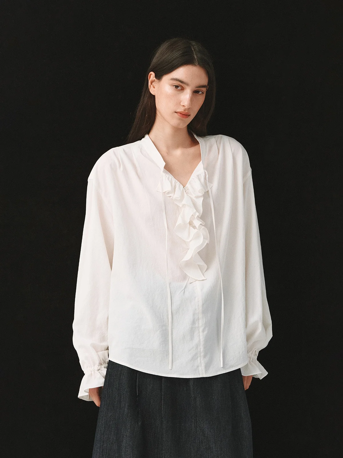 Romantic Poet Lightweight Misty Lace Long Sleeve Shirt All Day Silk Easy Care Tie Front Loose Fit Women's Casual Top
Romantic Poet Lightweight Misty Lace Long Sleeve Shirt All Day Silk Easy Care Tie Front Loose Fit Women's Casual Top
