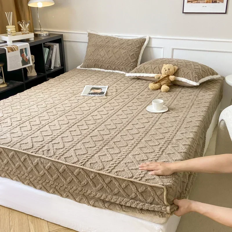 Winter thickened coral velvet bedsheet single piece milk velvet bedsheet mattress cover 1105
Winter thickened coral velvet bedsheet single piece milk velvet bedsheet mattress cover 1105