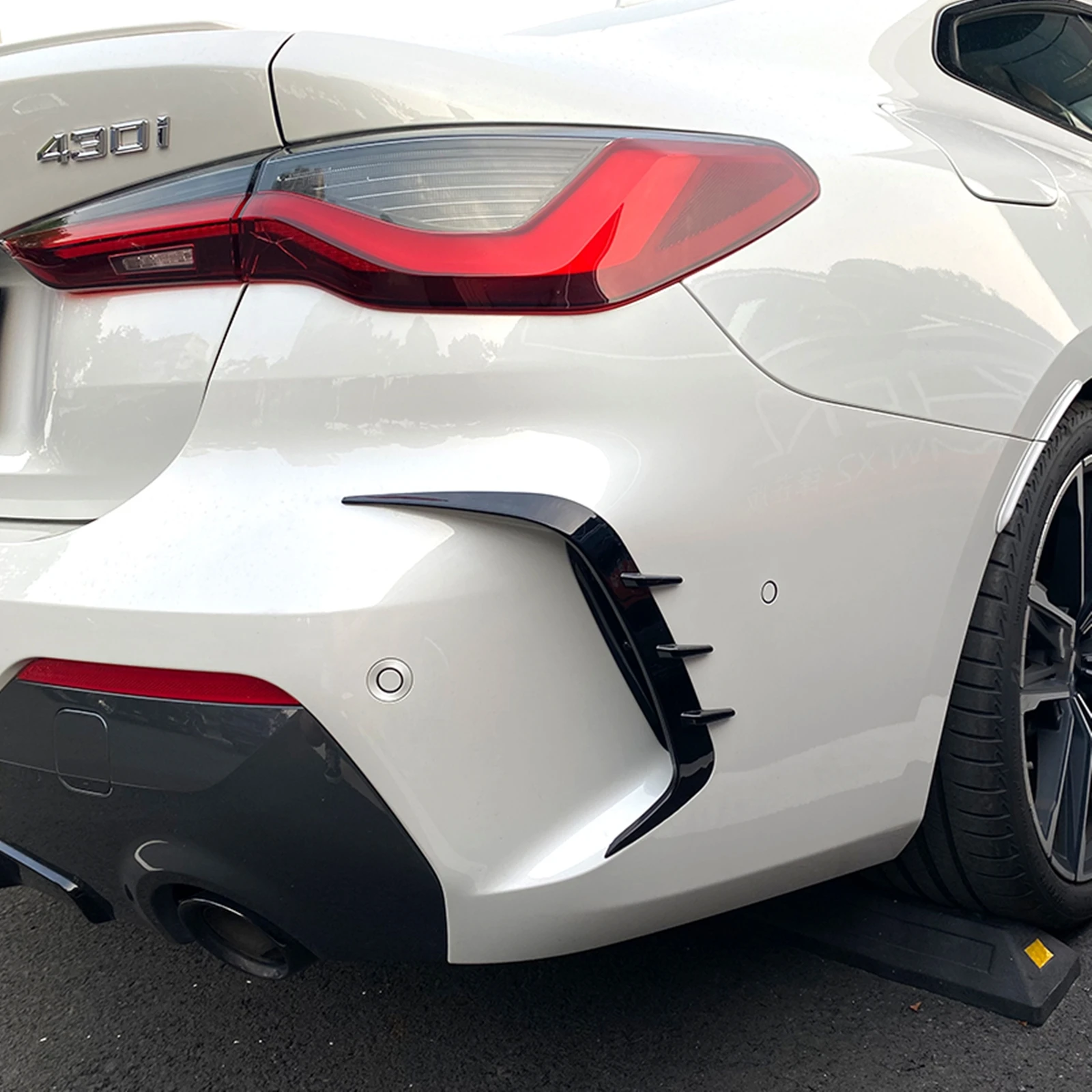 Rear Bumper Side Air Vent Canard Trim For BMW 4 Series G22 G23 425i 430i M440i M Sport 2020-2024 Boot Spoiler Cover Splitter Kit
Rear Bumper Side Air Vent Canard Trim For BMW 4 Series G22 G23 425i 430i M440i M Sport 2020-2024 Boot Spoiler Cover Splitter Kit
