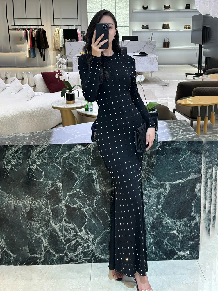 25 Spring and summer new female niche fashion covered with hot drill long round neck long sleeve dress dress
25 Spring and summer new female niche fashion covered with hot drill long round neck long sleeve dress dress
