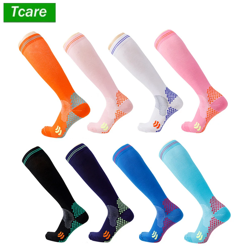 Tcare 1 Pair Compression Socks for Men Women 20-30mmhg Knee High Medical Support for Sports Nurses Circulation Flight Athletic
Tcare 1 Pair Compression Socks for Men Women 20-30mmhg Knee High Medical Support for Sports Nurses Circulation Flight Athletic