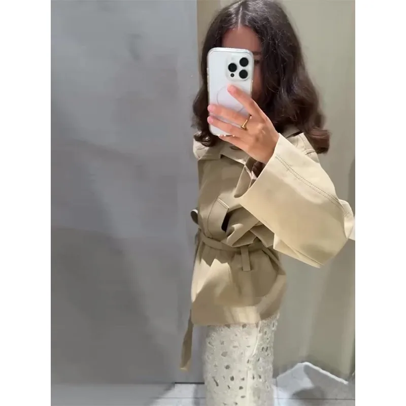 Elegant Office Women's Cropped Trench Coat Jackets Oversized Wide Lapel Self Tie Waist Jacket Vintage Lace-up Autumn Outerwear
Elegant Office Women's Cropped Trench Coat Jackets Oversized Wide Lapel Self Tie Waist Jacket Vintage Lace-up Autumn Outerwear