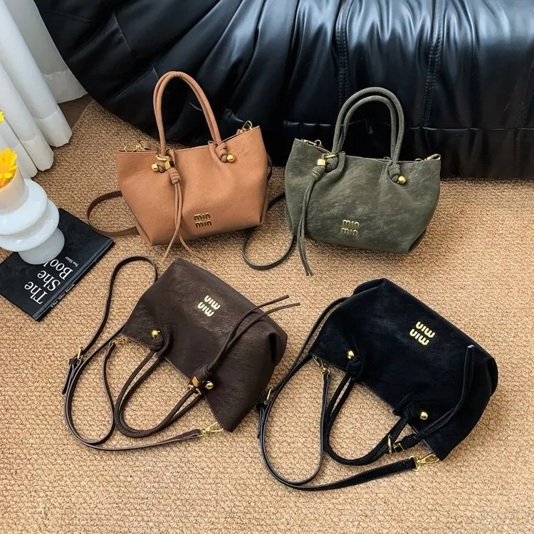 Новая женская кожаная сумка 2026 года в цвете Майярд: модная, простая и универсальная сумка-мессенджер для повседневных поездок, на плечо, в руку
Новая женская кожаная сумка 2026 года в цвете Майярд: модная, простая и универсальная сумка-мессенджер для повседневных поездок, на плечо, в руку