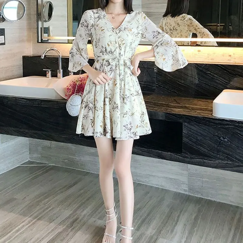Summer Elegant Fashion Harajuku All Match Women's Clothing Loose Casual Slim Fit Short Skirt V Neck Half Sleeve Floral Dress
Summer Elegant Fashion Harajuku All Match Women's Clothing Loose Casual Slim Fit Short Skirt V Neck Half Sleeve Floral Dress