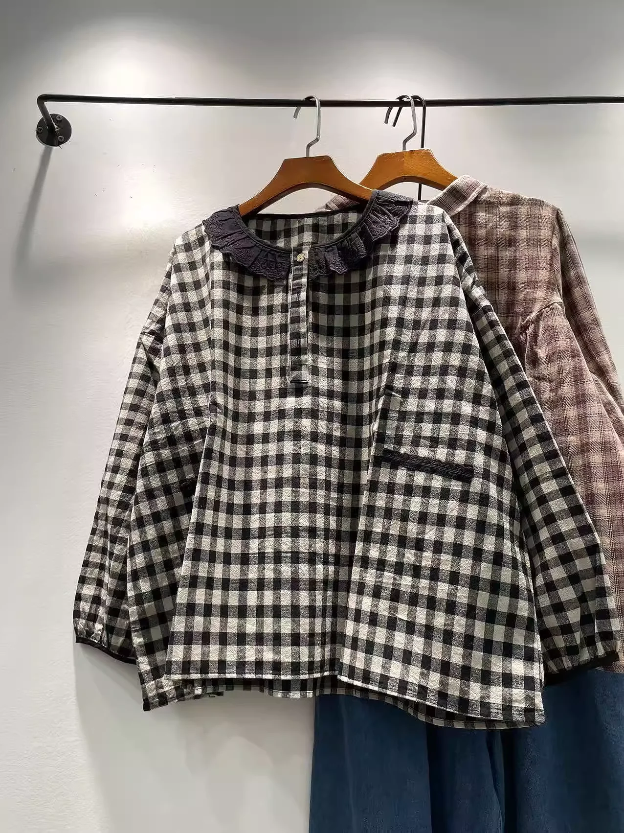 Morigirl autumn clothes Japan style black lace collar checkered shirts large size blouses 100% cotton women's plaid shirts
Morigirl autumn clothes Japan style black lace collar checkered shirts large size blouses 100% cotton women's plaid shirts