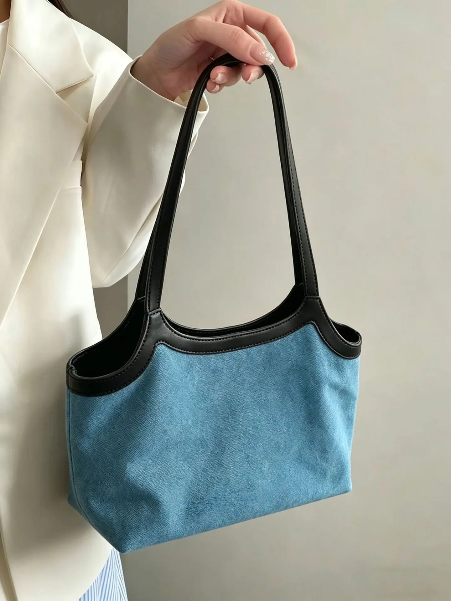 Korean Denim Shoulder Bags Women 2026 New Lightweight Tote Bag Large Capacity Underarm Handbag Casual Fashion Patchwork Y2k Bags
Korean Denim Shoulder Bags Women 2026 New Lightweight Tote Bag Large Capacity Underarm Handbag Casual Fashion Patchwork Y2k Bags
