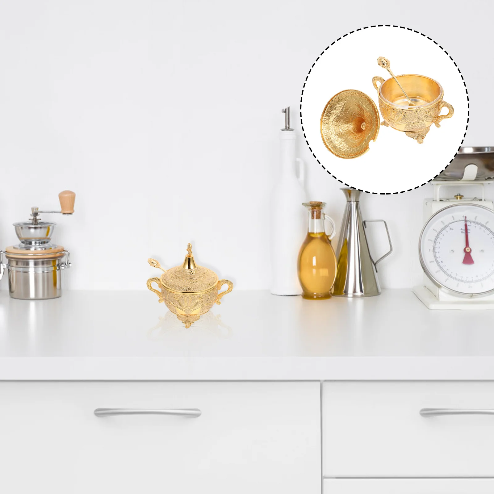 1Pcs Zinc Alloy Seasoning Jar Carved Condiment Container for Salt Sugar Pepper Storage Rustproof Kitchen Spice Holder
1Pcs Zinc Alloy Seasoning Jar Carved Condiment Container for Salt Sugar Pepper Storage Rustproof Kitchen Spice Holder